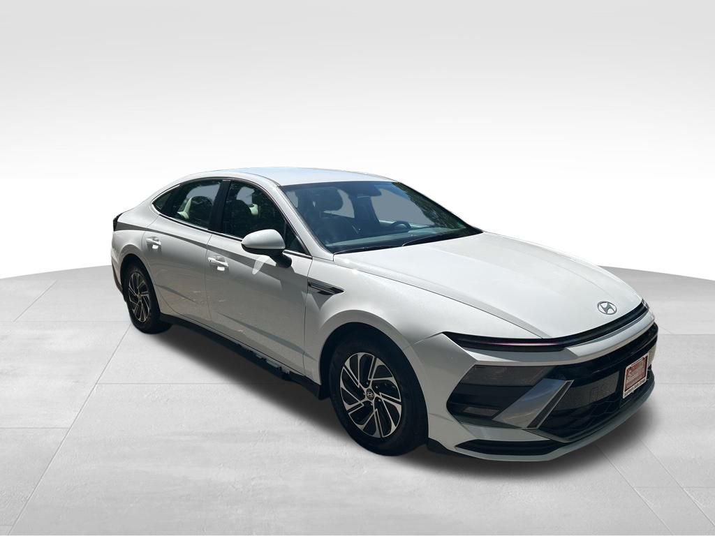 Certified Used 2026 White Hyundai Blue image 8