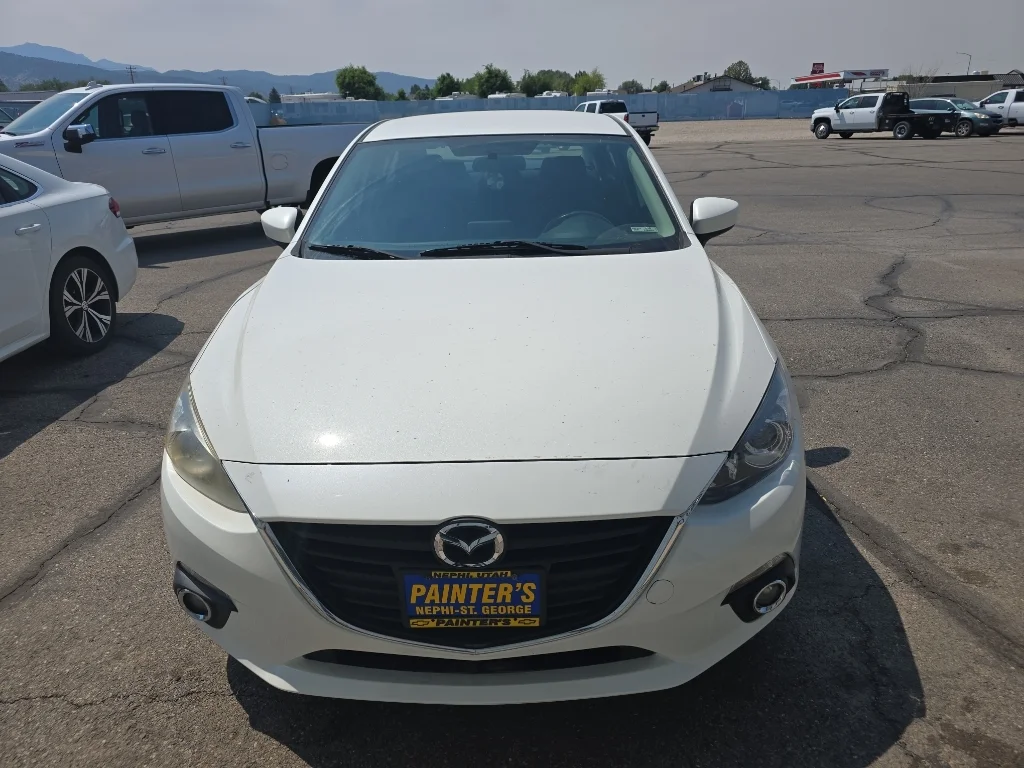 Used 2016 Snowflake White Pearl Mica Mazda i Sport image 5