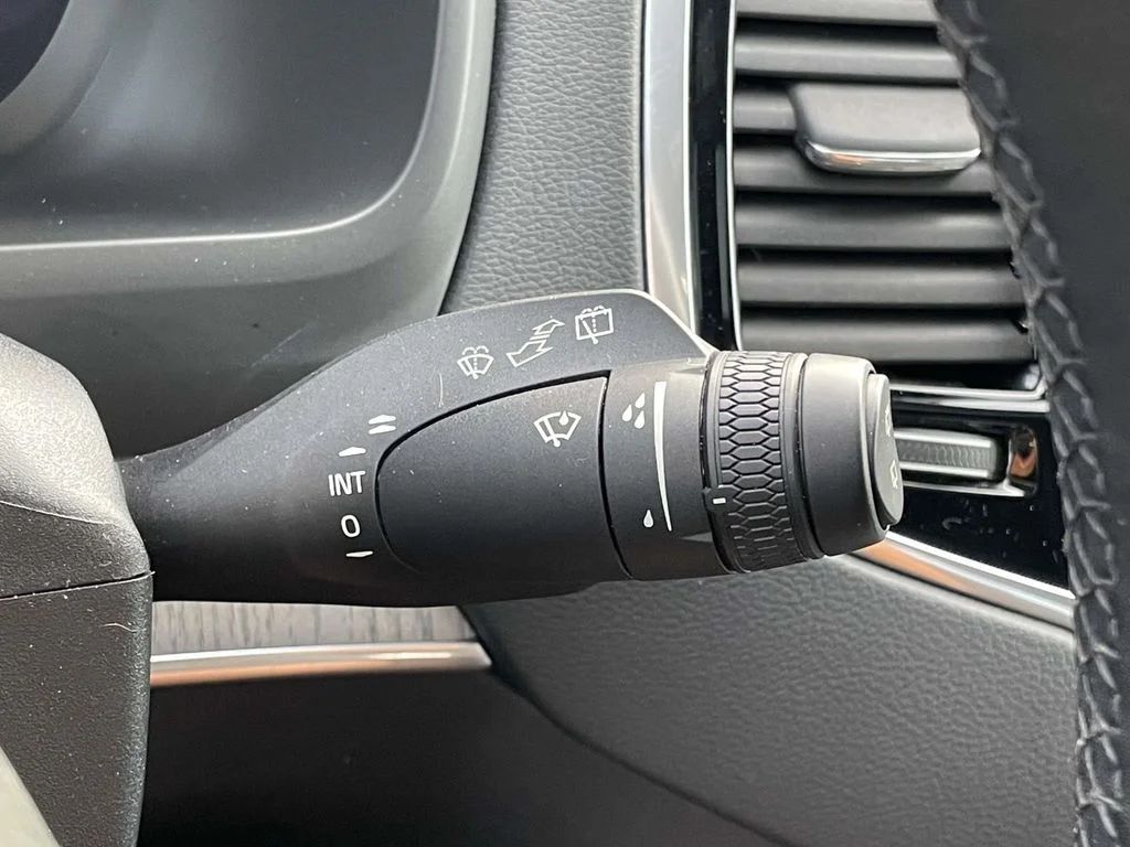 Certified Used 2024 Vapour Grey Metallic Volvo Ultimate Bright Theme image 13