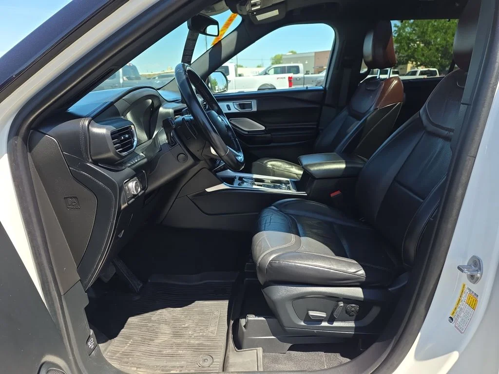 Used 2021 Star White Metallic Tri-Coat Ford Platinum image 18