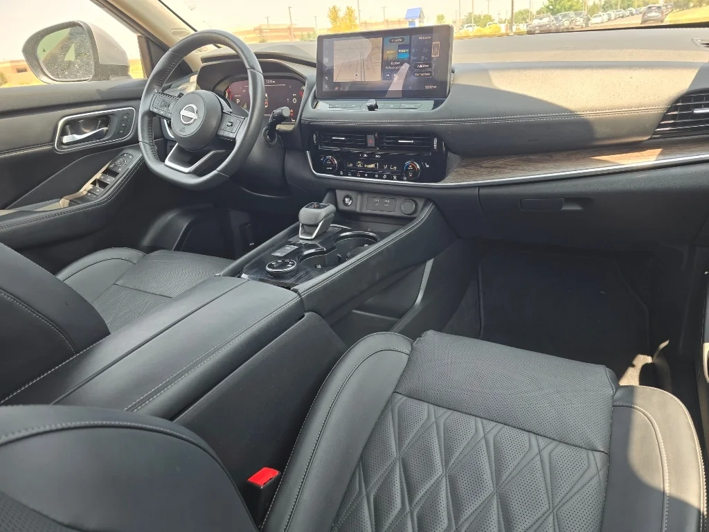 Used 2024 Boulder Gray Pearl Nissan Platinum image 27