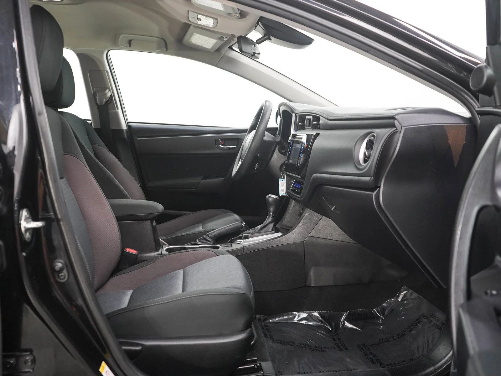 Used 2018  Toyota LE image 11