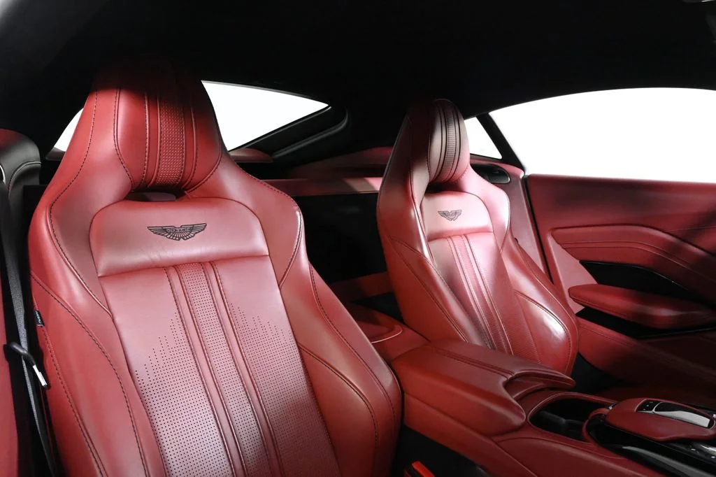 Used 2022 Lunar White Aston Martin Coupe image 16