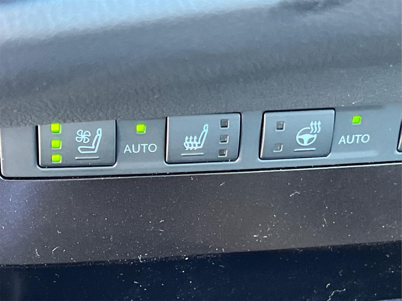 2025 Lexus ES 350 - Photo 24