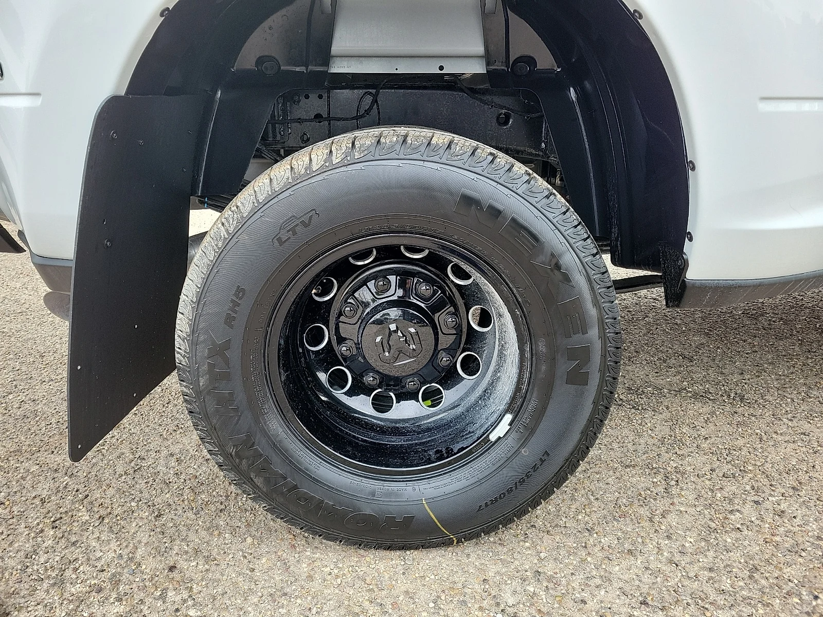 New 2026 PW7 Bright Whit Ram LARAMIE MEGA CAB 4X4 6
