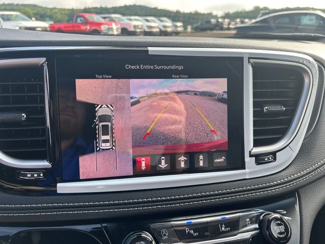 2026 Chrysler Pacifica Select - Photo 27