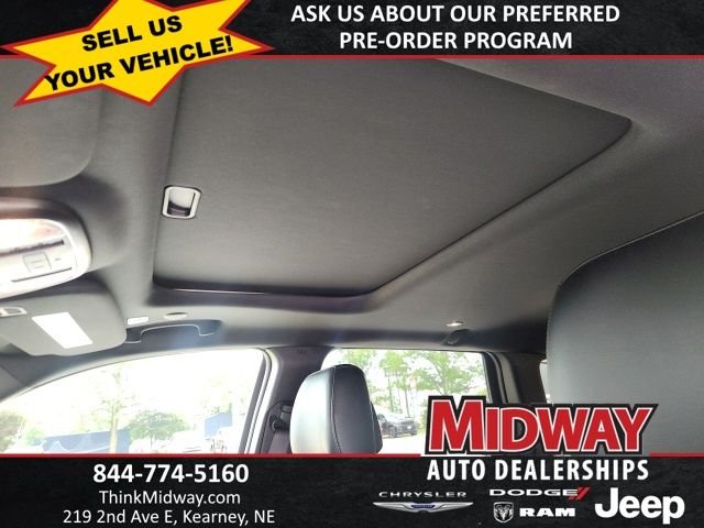Used 2021 White Jeep Laredo X image 9