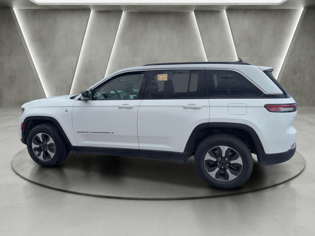 Used 2024 White Jeep 4xe image 4