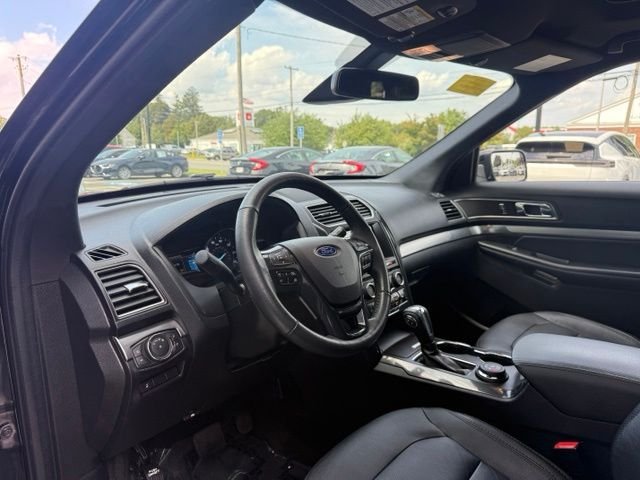 Used 2018 Black Ford XLT image 12