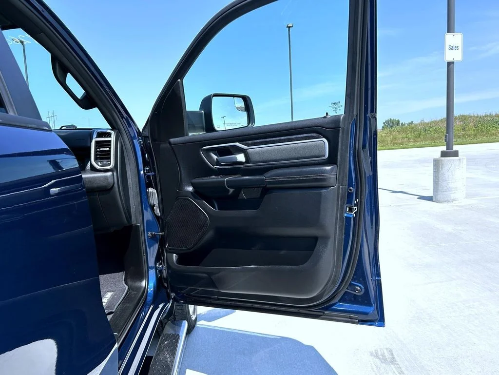 Used 2023 Blue Ram Big Horn/Lone Star image 17