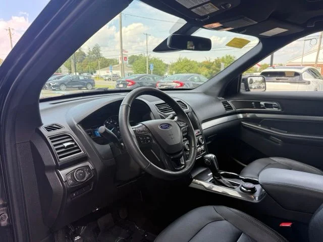 Used 2018 Black Ford XLT image 12