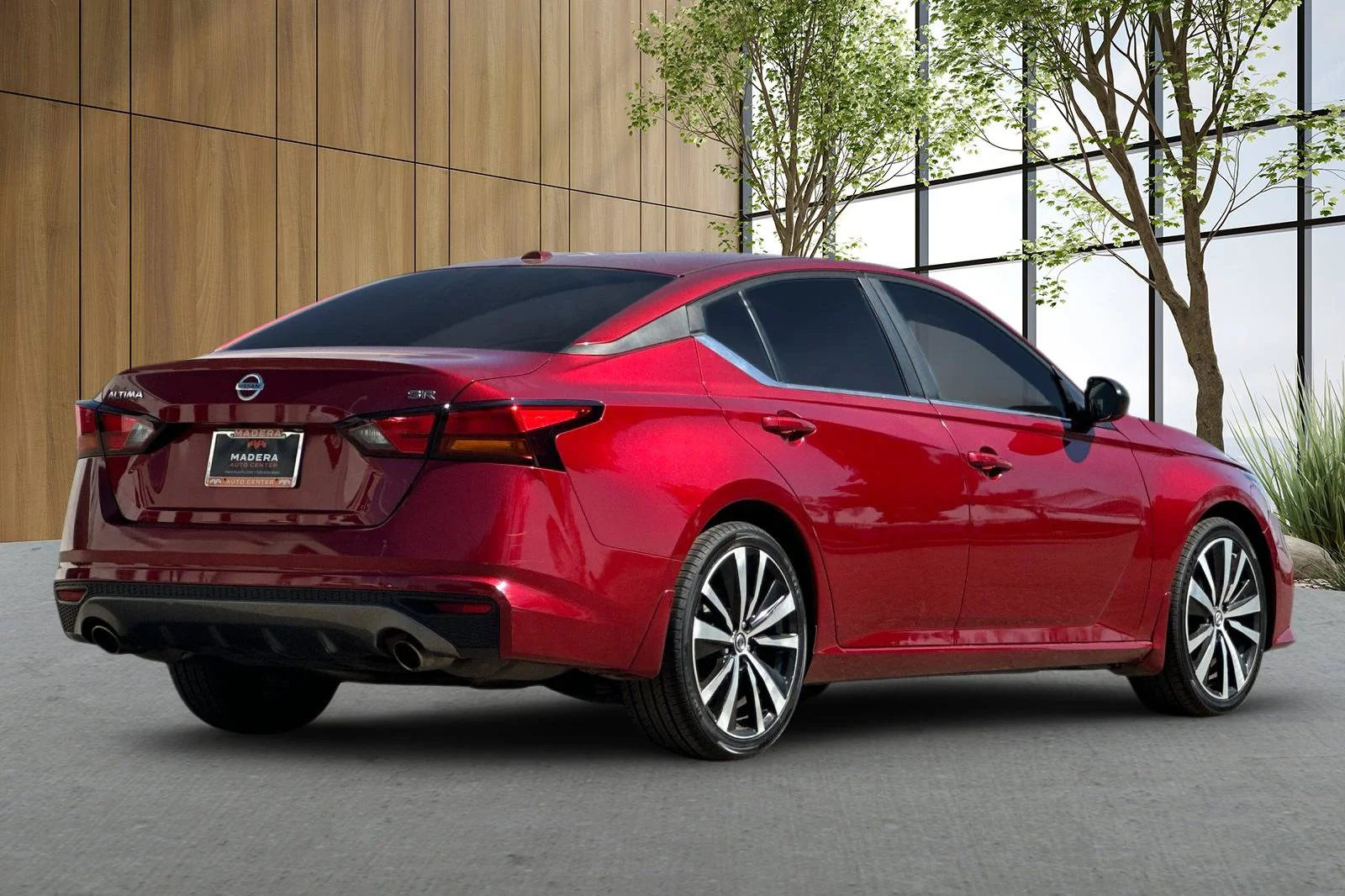Used 2019 Red Nissan 2.5 SR image 4