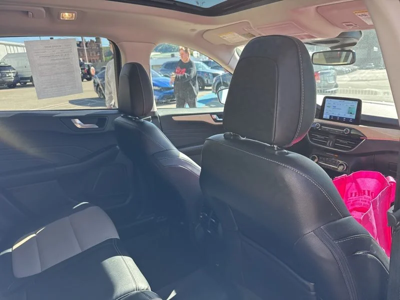 Used 2022 Blue Ford Titanium image 9