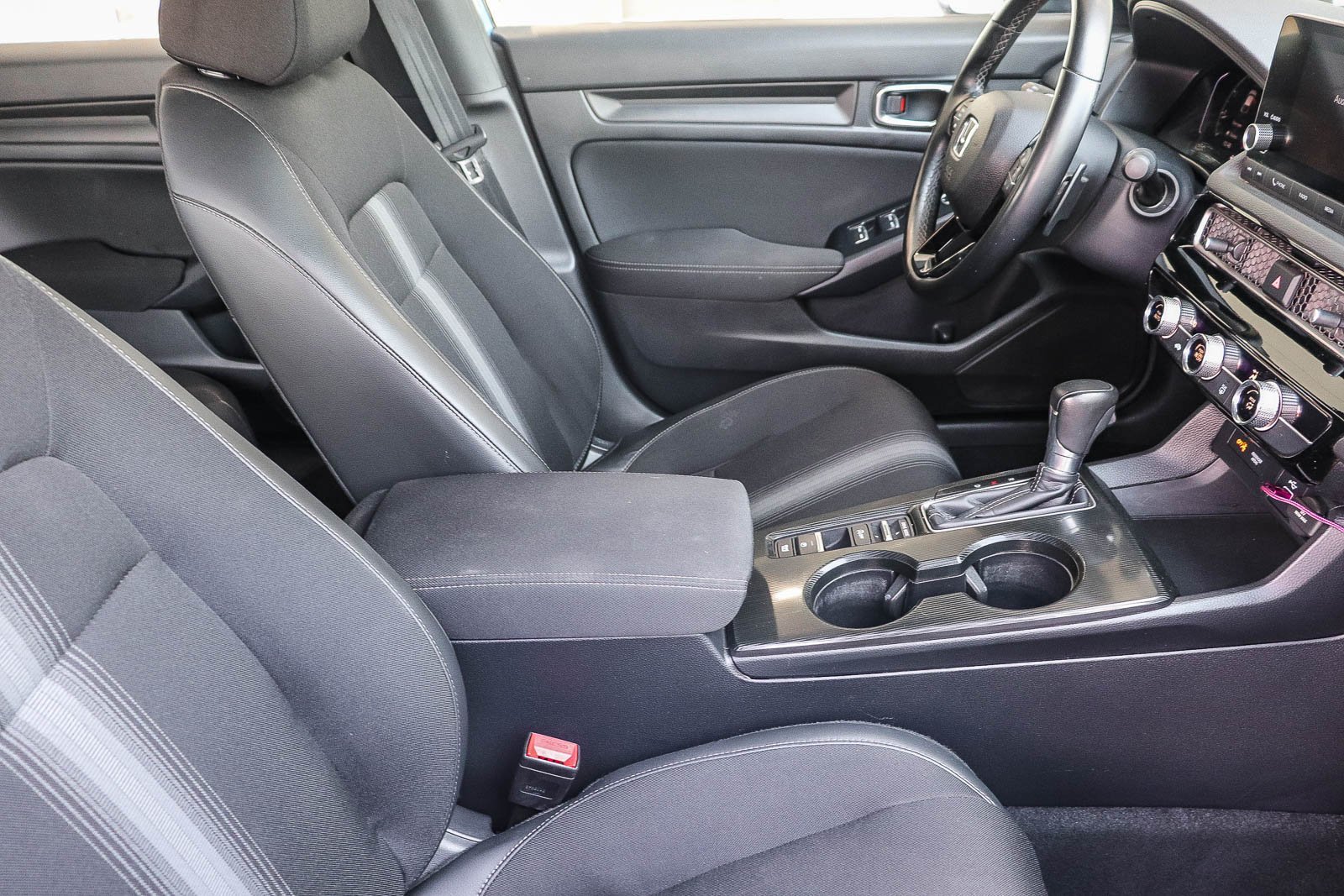 2024 Honda Civic Hatchback Sport - Photo 17