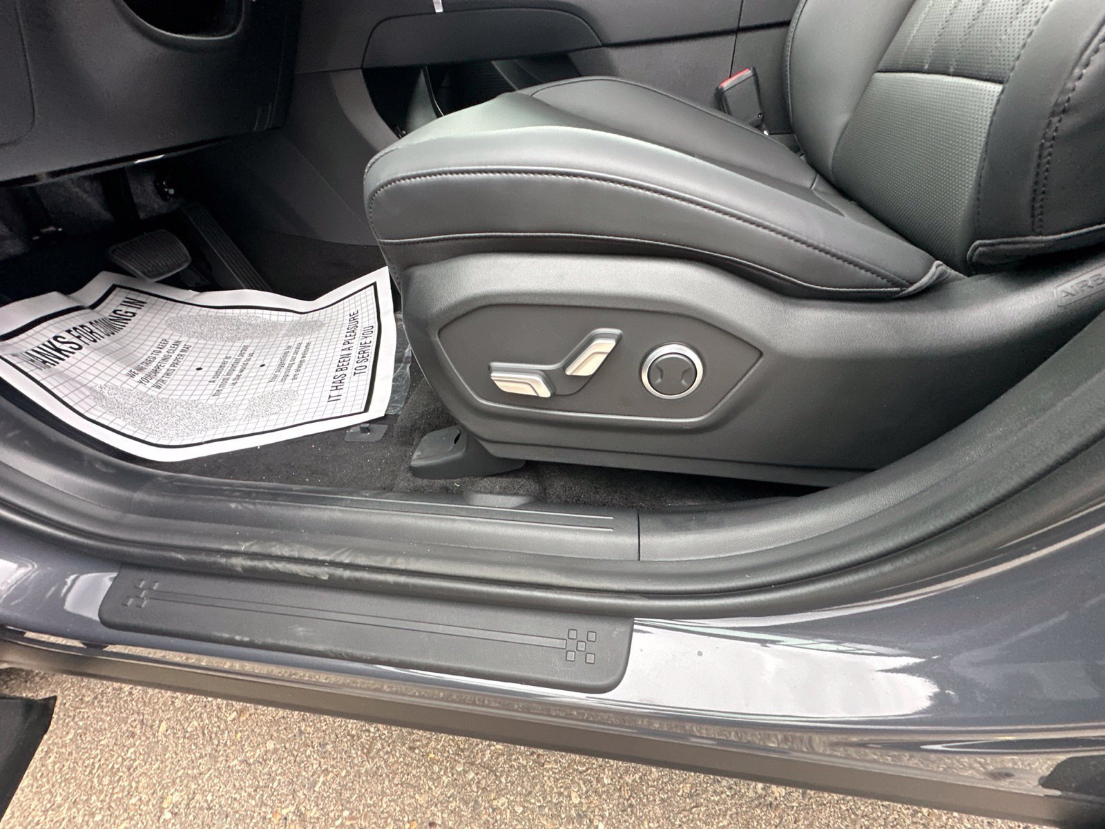 New 2027 Gray Hyundai SEL image 11
