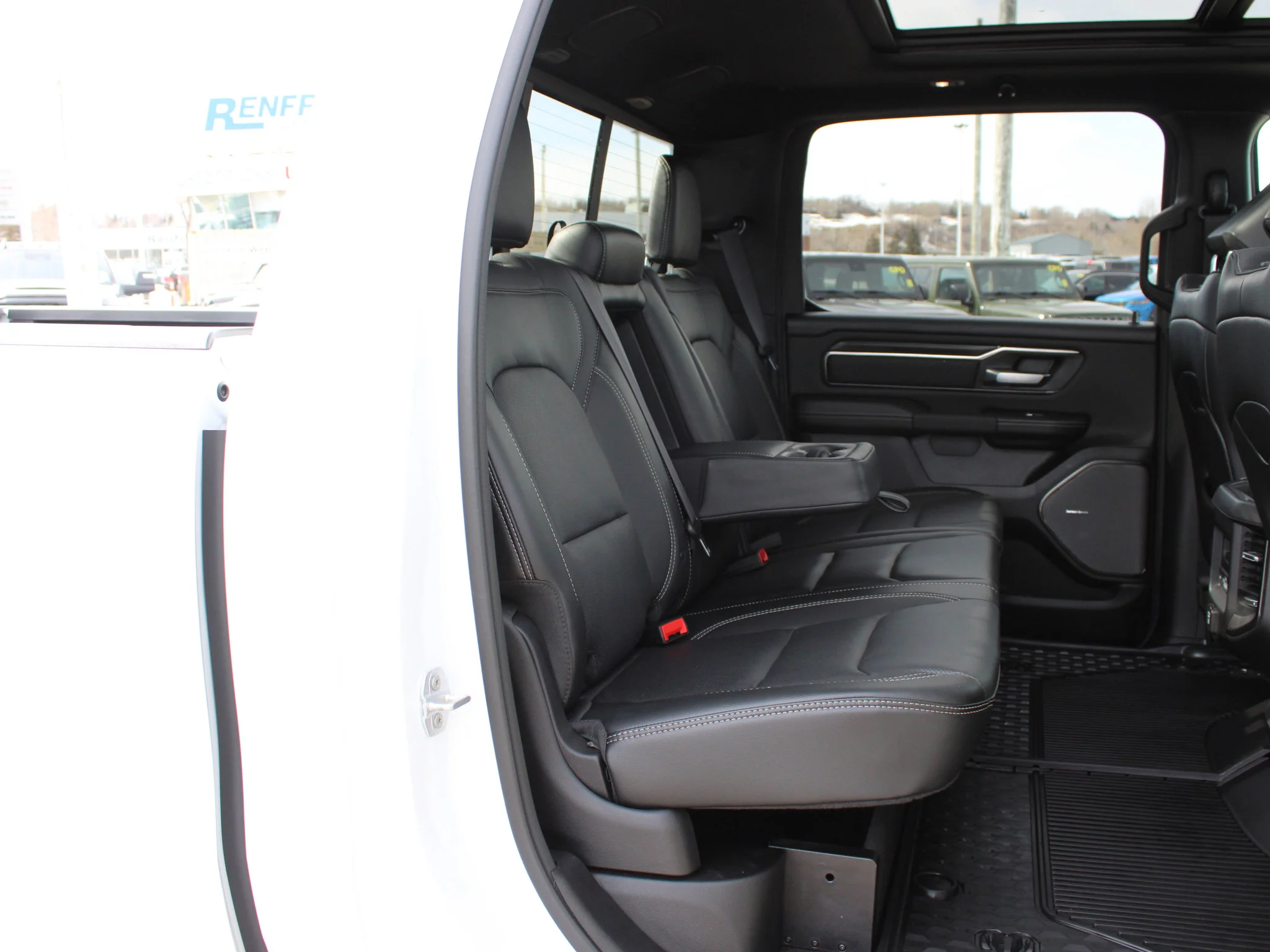 Certified Used 2025 White RAM Sport * Twin Turbo | 420 HP | Trailer Tow Group  | Night Edition | Heated Seats | Apple CarPlay image 21