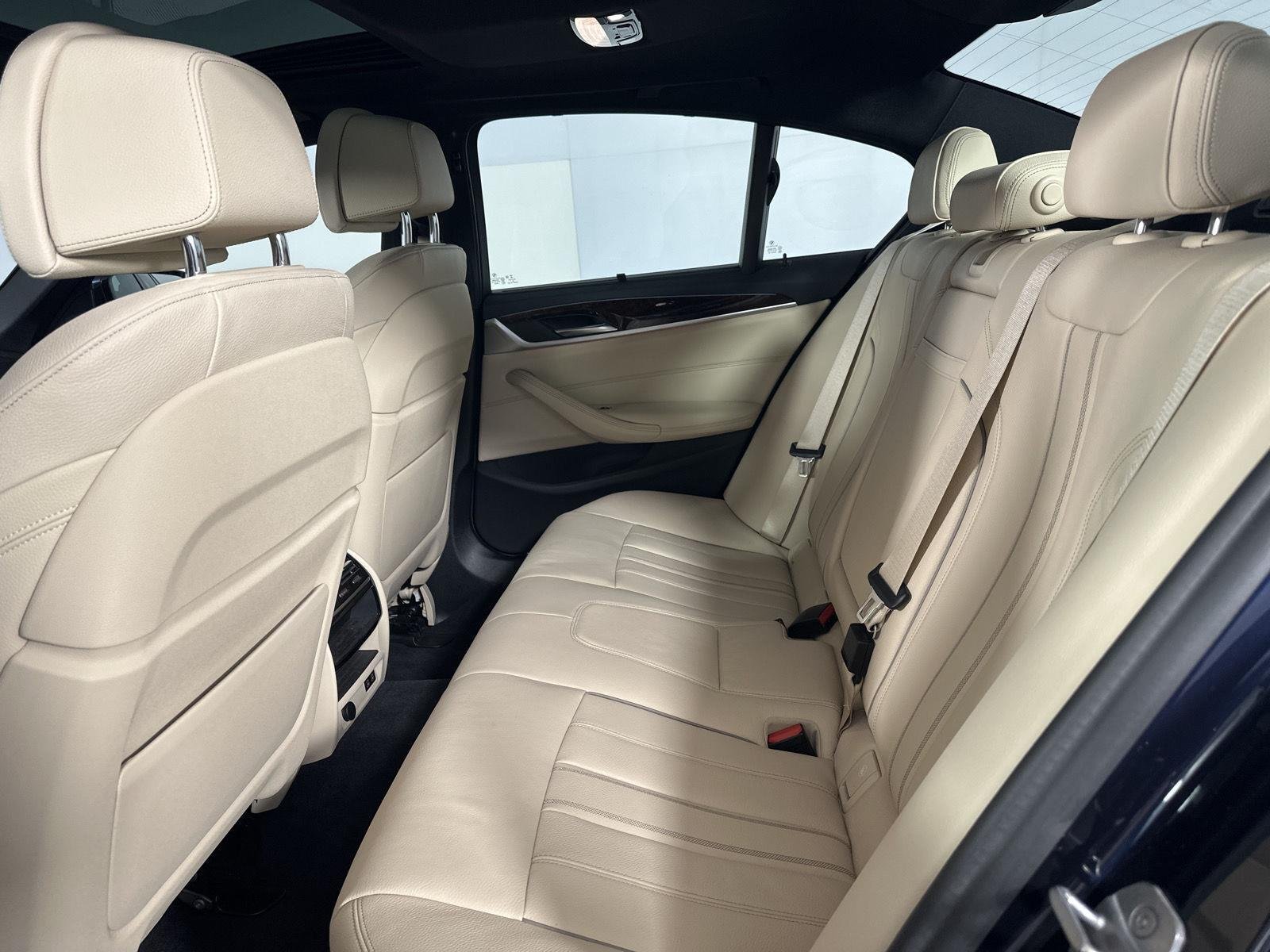 Used 2020 Imperial Blue Metallic BMW 540i xDrive image 21