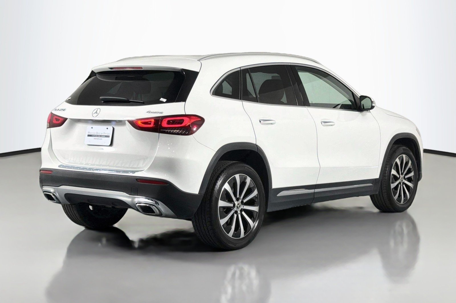 Used 2023 Polar White Mercedes-Benz 250 image 12