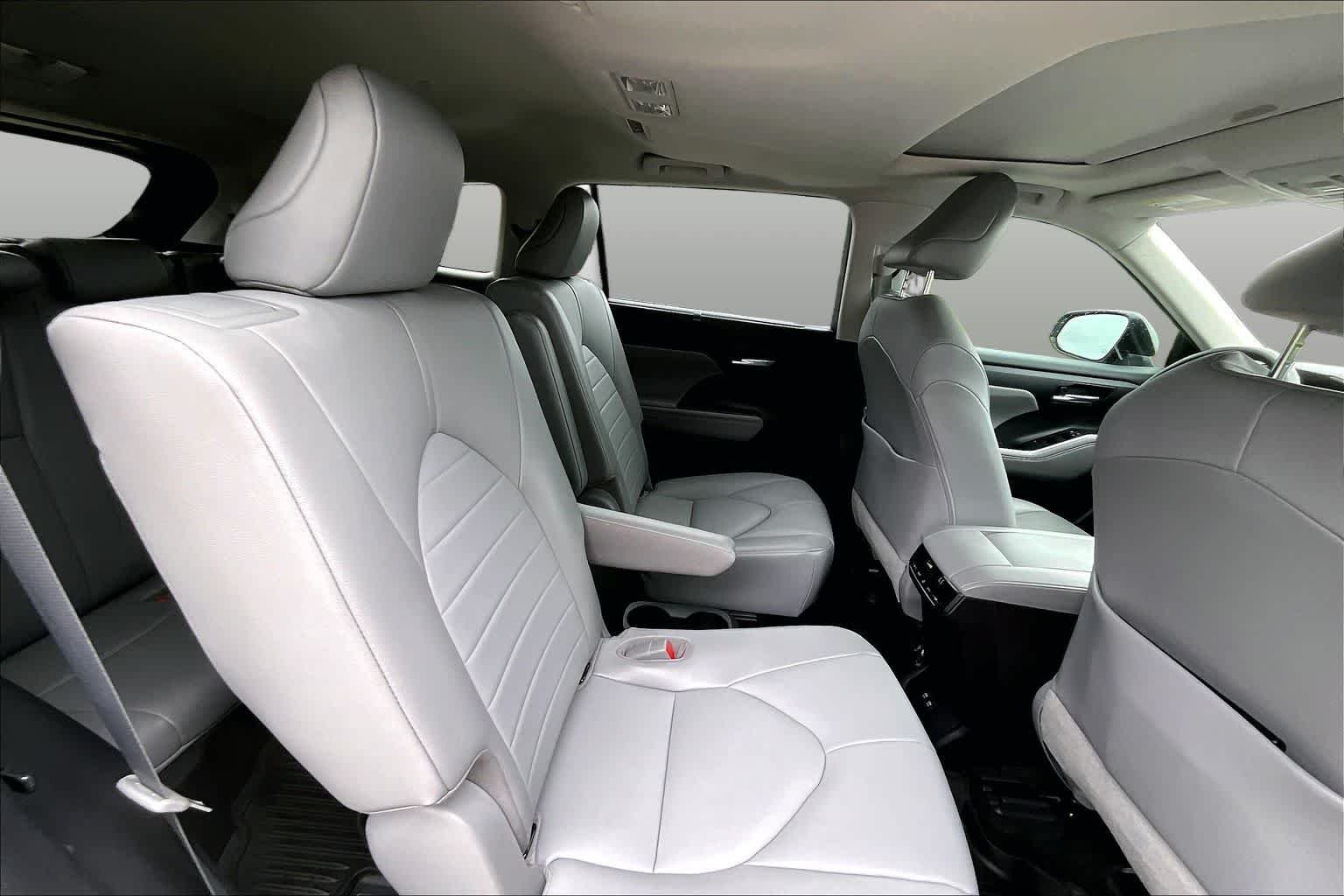 Used 2021 Celestial Silver Metallic Toyota XLE image 20
