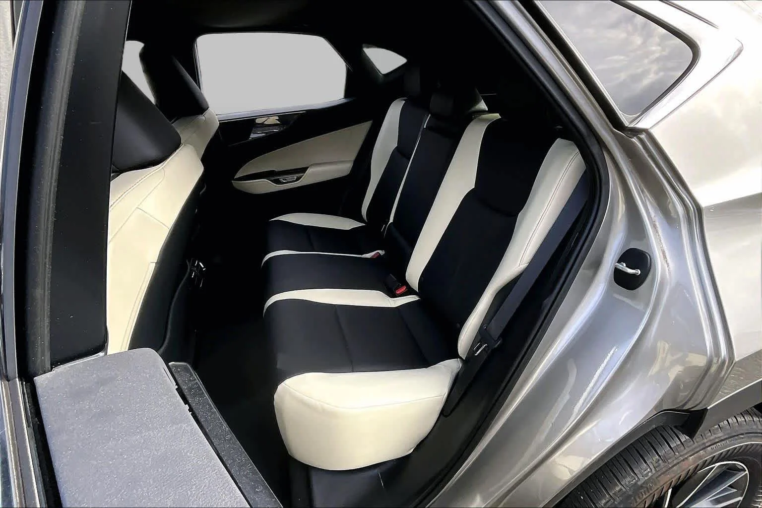 Certified Used 2024 Atomic Silver Lexus Premium image 21