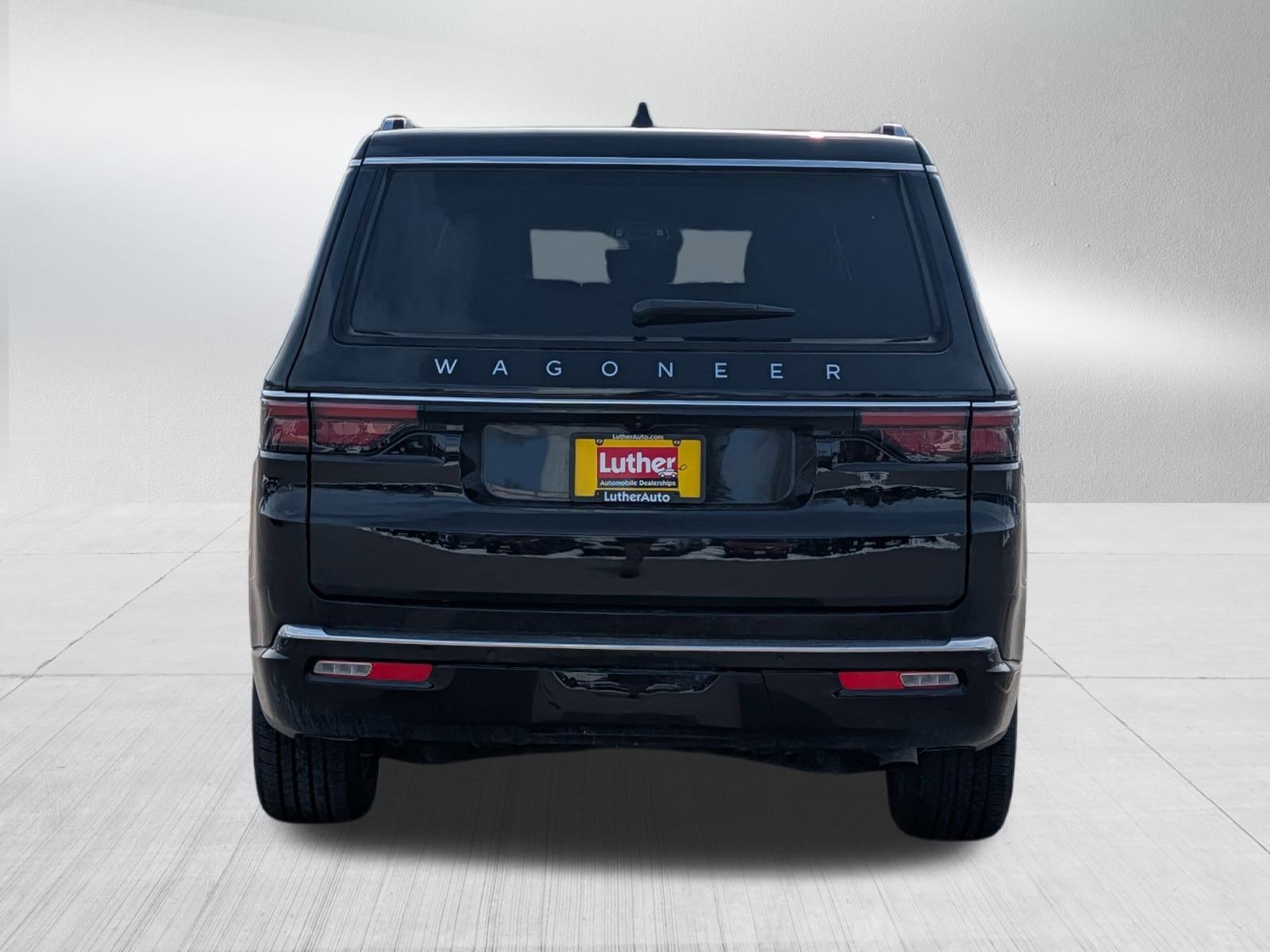 Used 2025 Diamond Black Crystal Pearlcoat Jeep 4WD image 6
