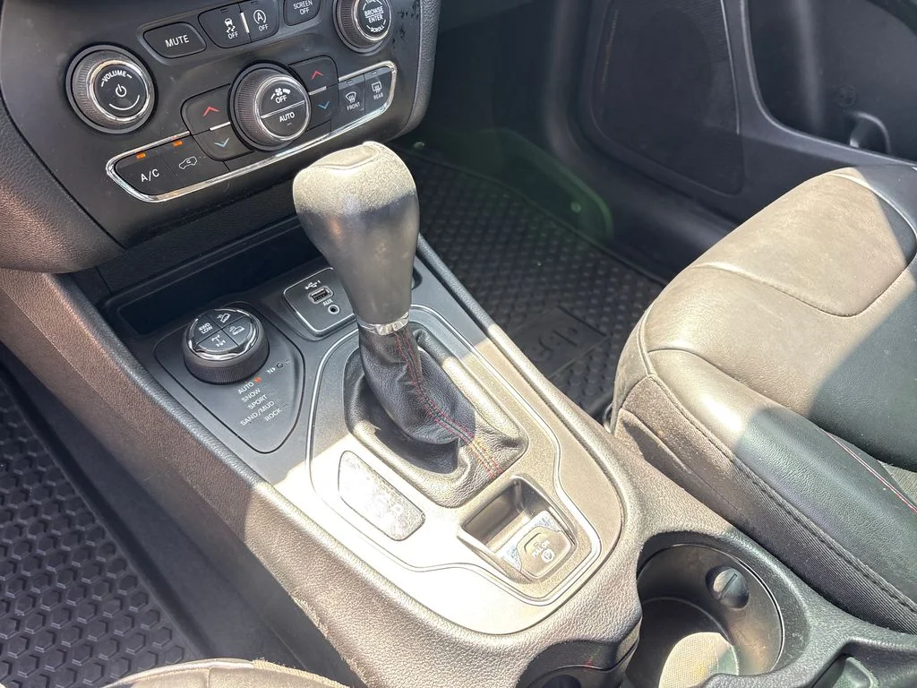 Certified Used 2020 Black Jeep Trailhawk image 27