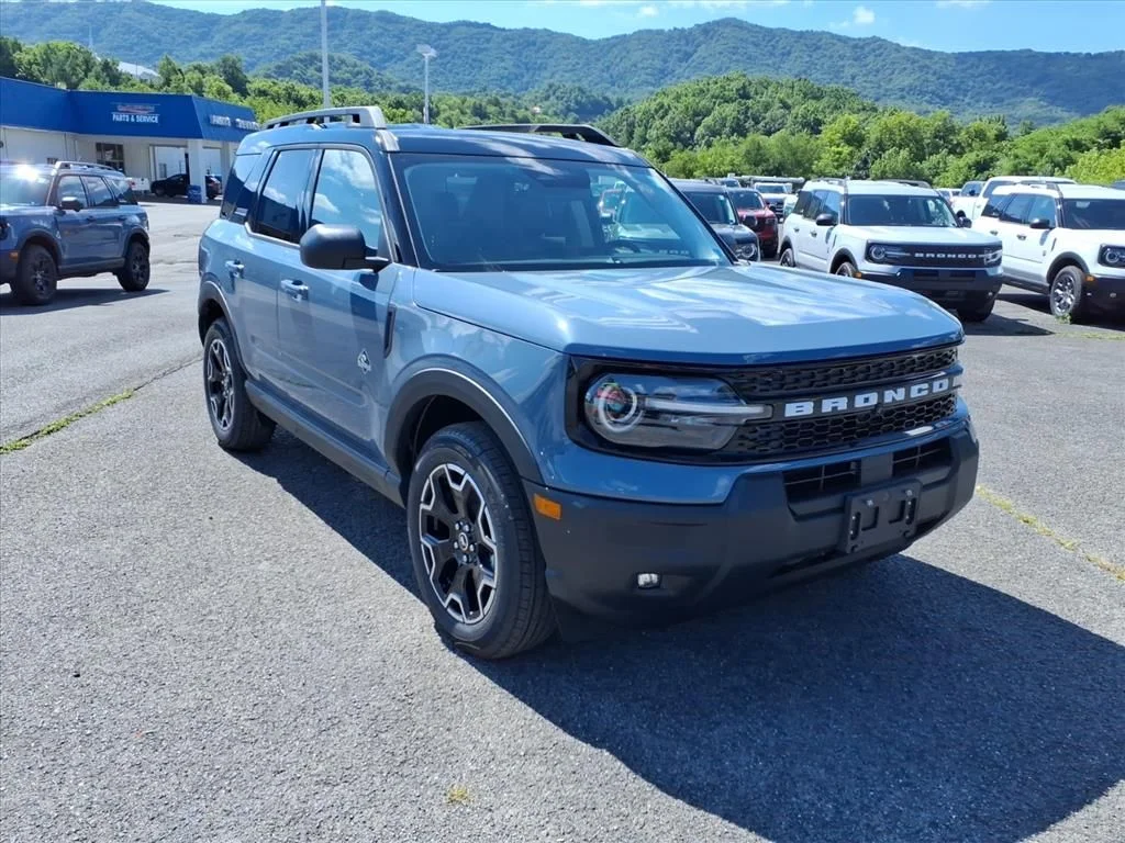 New 2026 Azure Gray Metallic Tri-Coat Ford Outer Banks® image 15