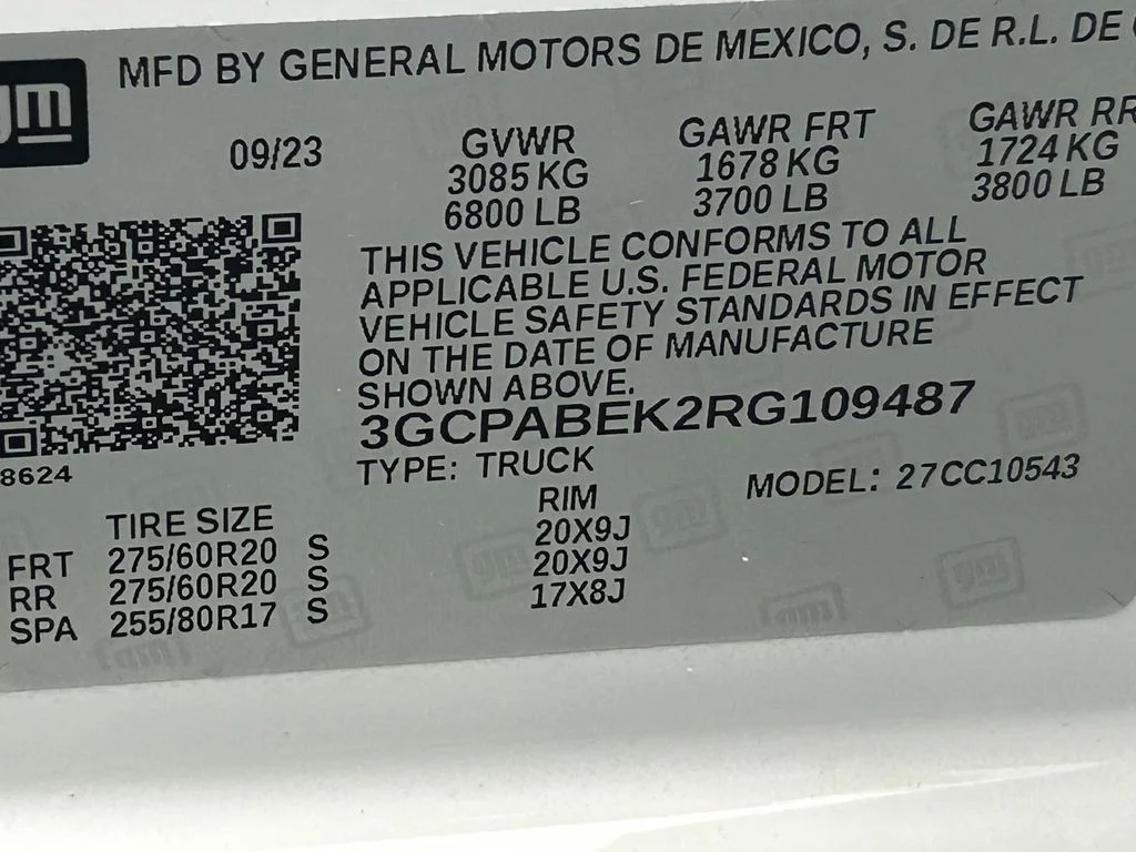 Used 2024 Summit White Chevrolet Custom image 41