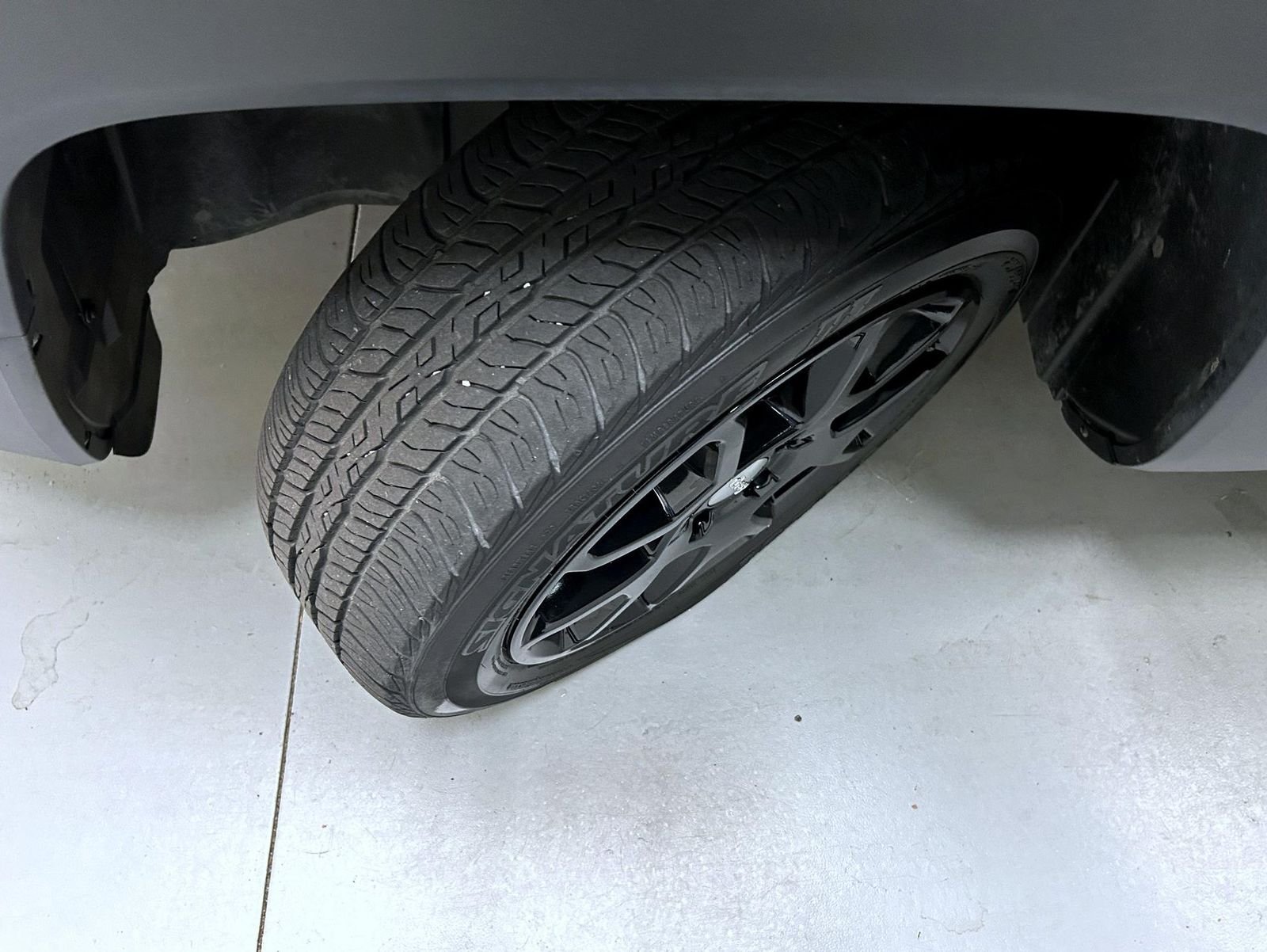 Used 2020 Black Jeep Latitude image 23