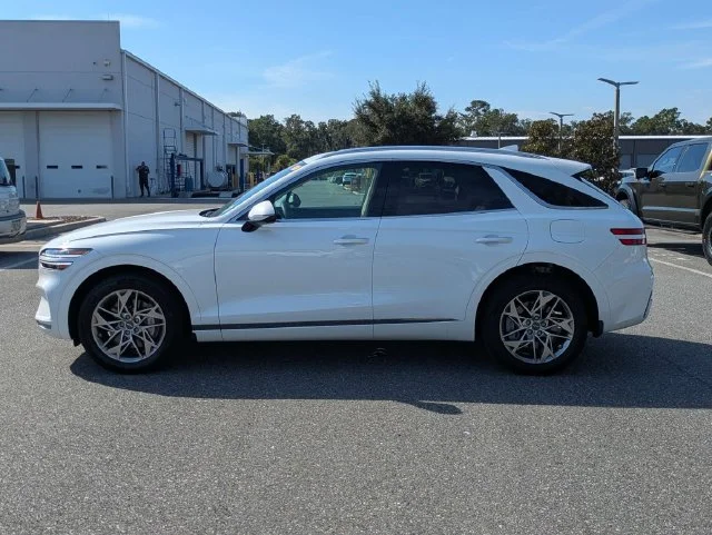 Used 2025 White Genesis 2.5T image 6