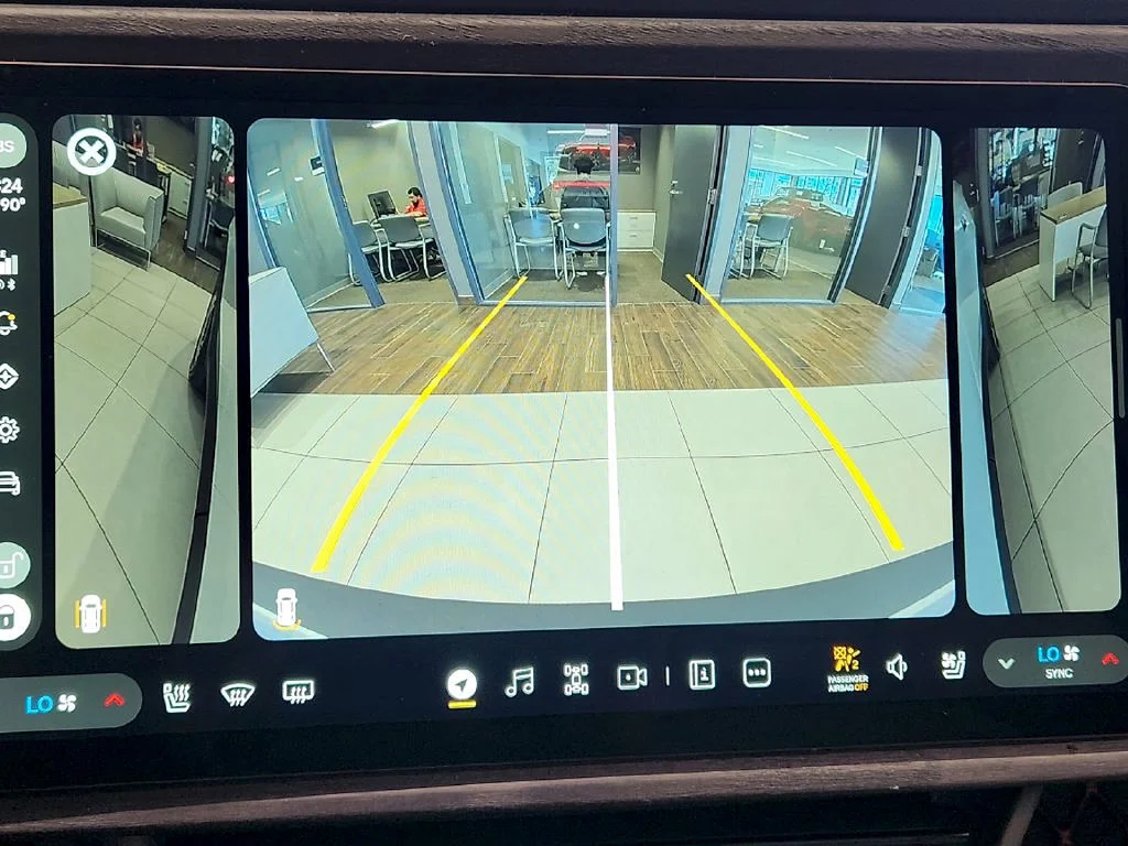 Used 2025  Rivian Adventure Dual Motor Max Pack image 17
