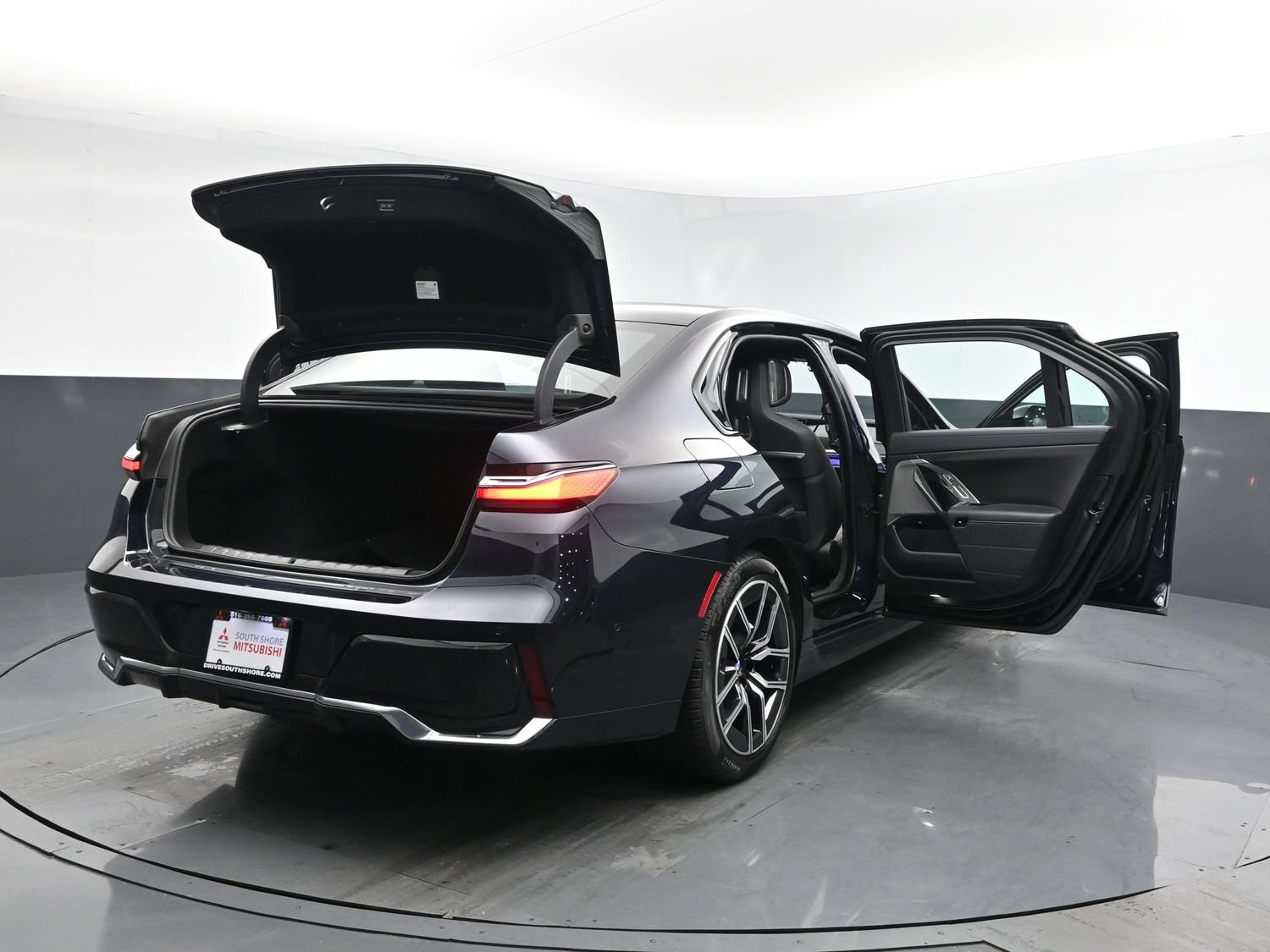 Used 2025 Black BMW 740i xDrive image 34