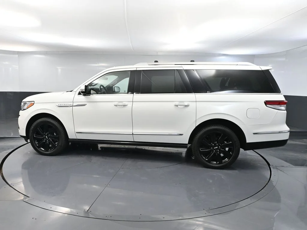 2024 Lincoln Navigator Reserve - Photo 10