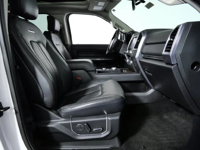 Used 2019 White Ford Platinum image 9