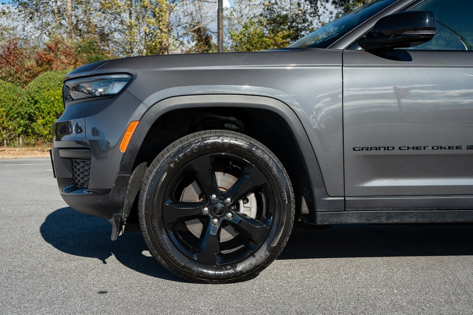 2023 Jeep Grand Cherokee Altitude photo 2