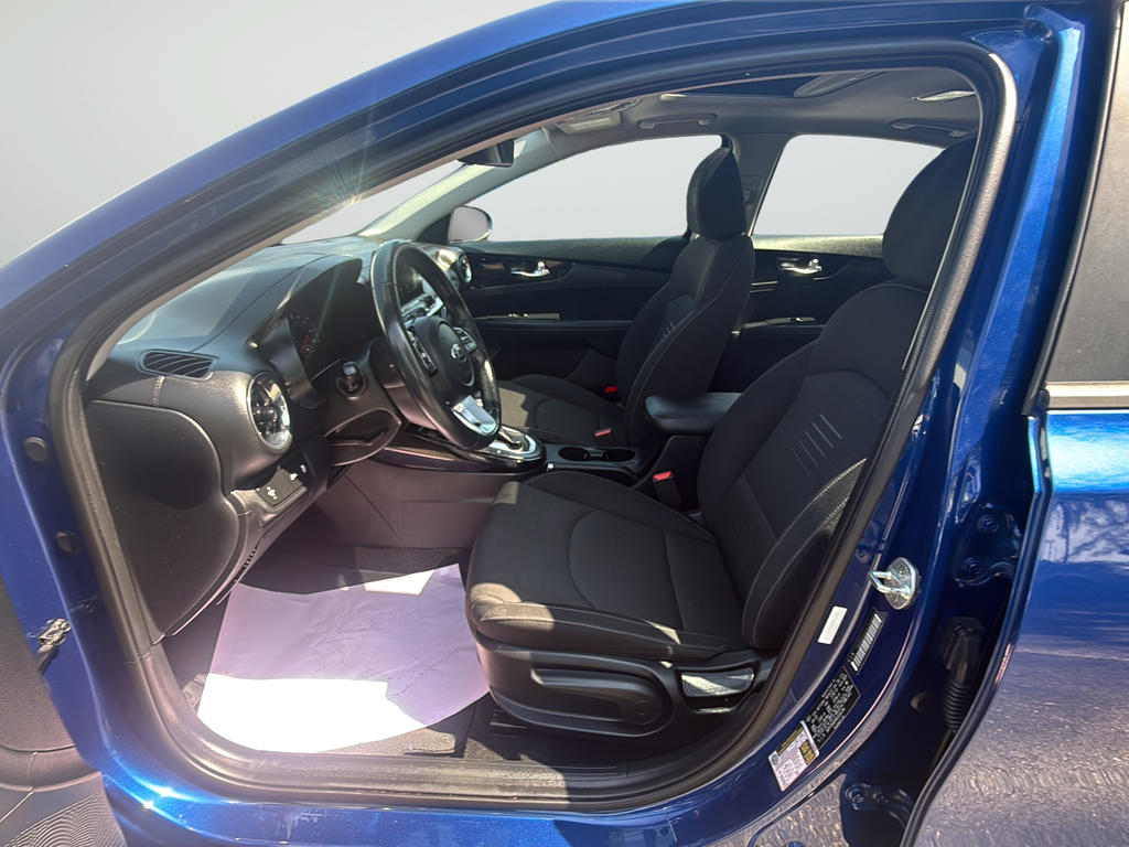 Used 2019 Blue Kia S image 11
