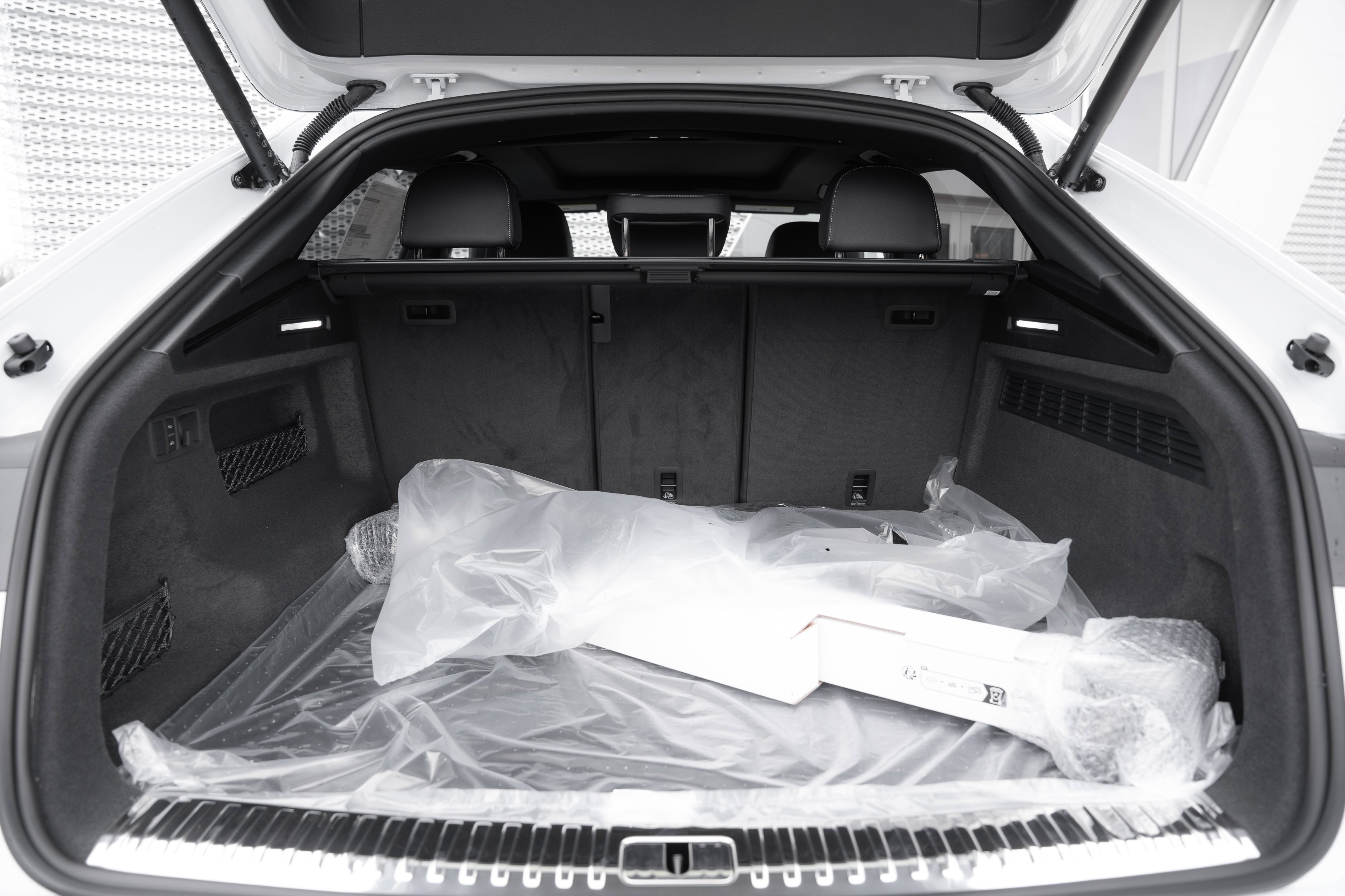 2026 Audi Q8 Premium Plus - Photo 30