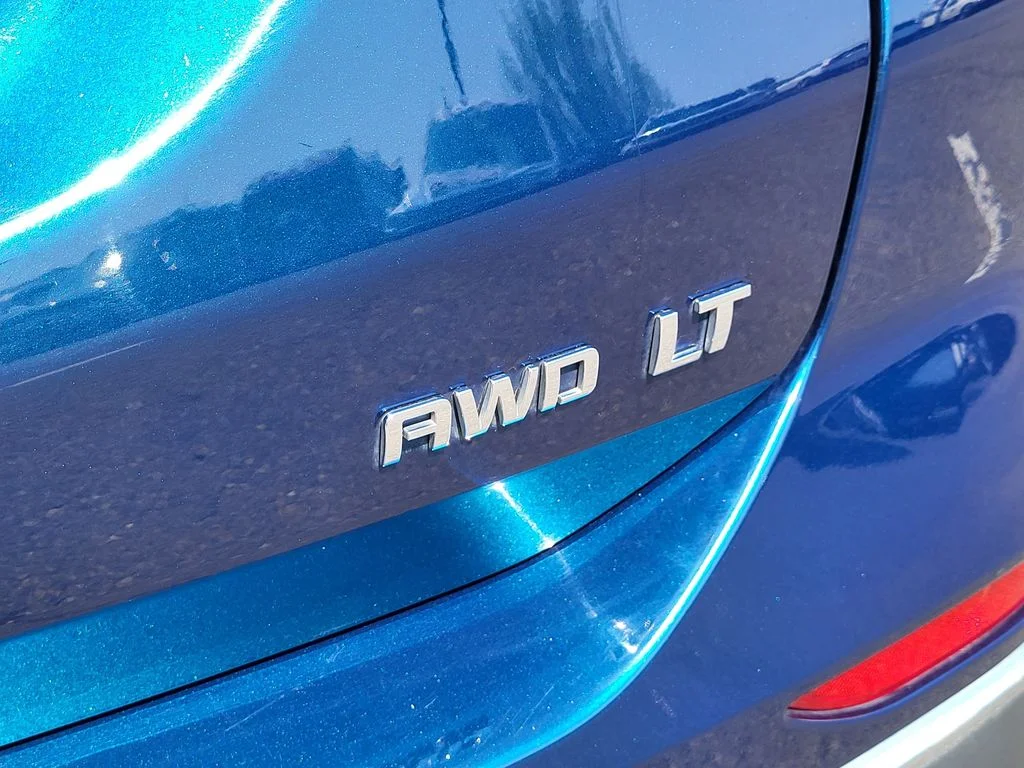 Used 2021 PACIFIC BLUE METALLIC Chevrolet LT image 9