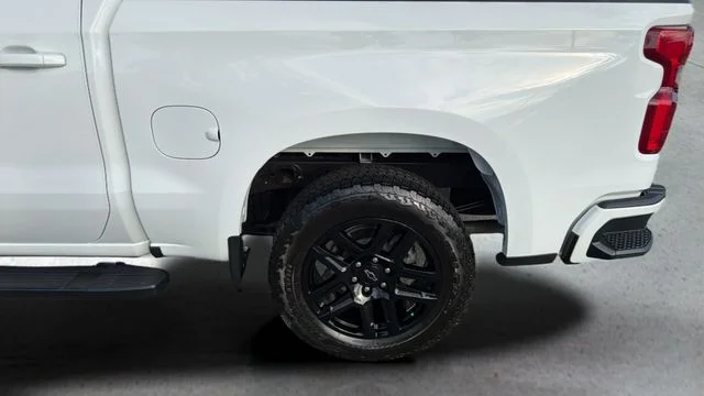 Used 2024 White Chevrolet RST image 34