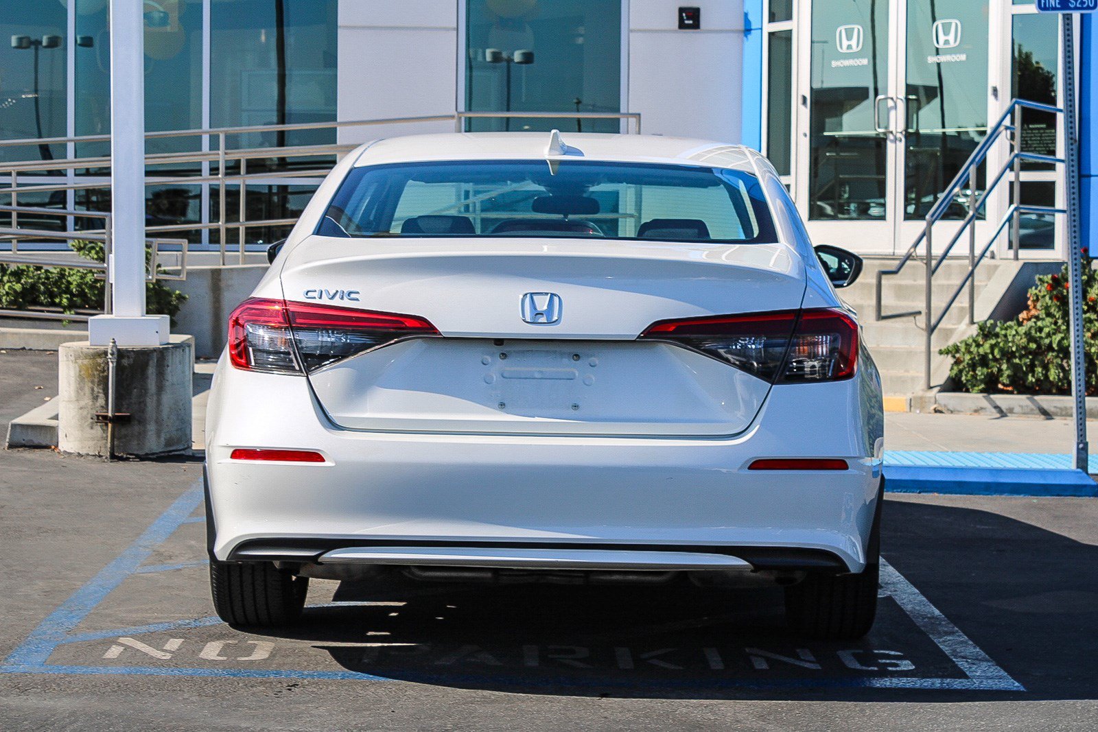 Certified Used 2024 Platinum White Pearl Honda 1.5T 4D EX image 7