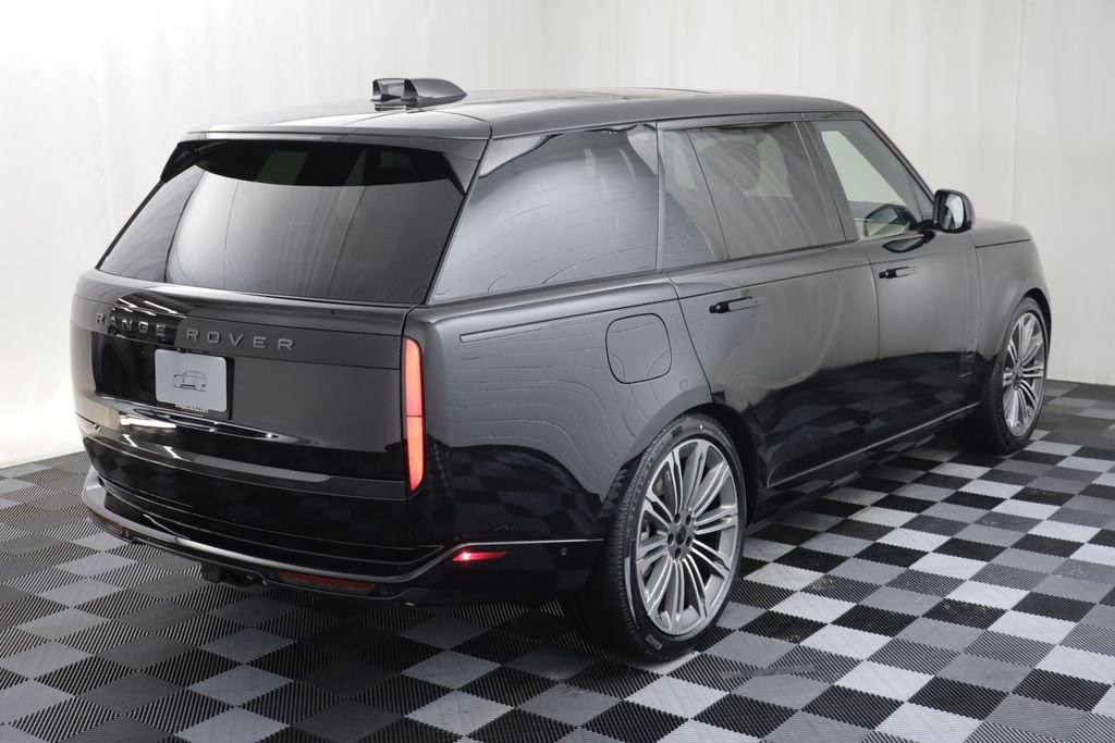 New 2026 Santorini Black LAND ROVER SE LWB 7-Seats / V8 image 20