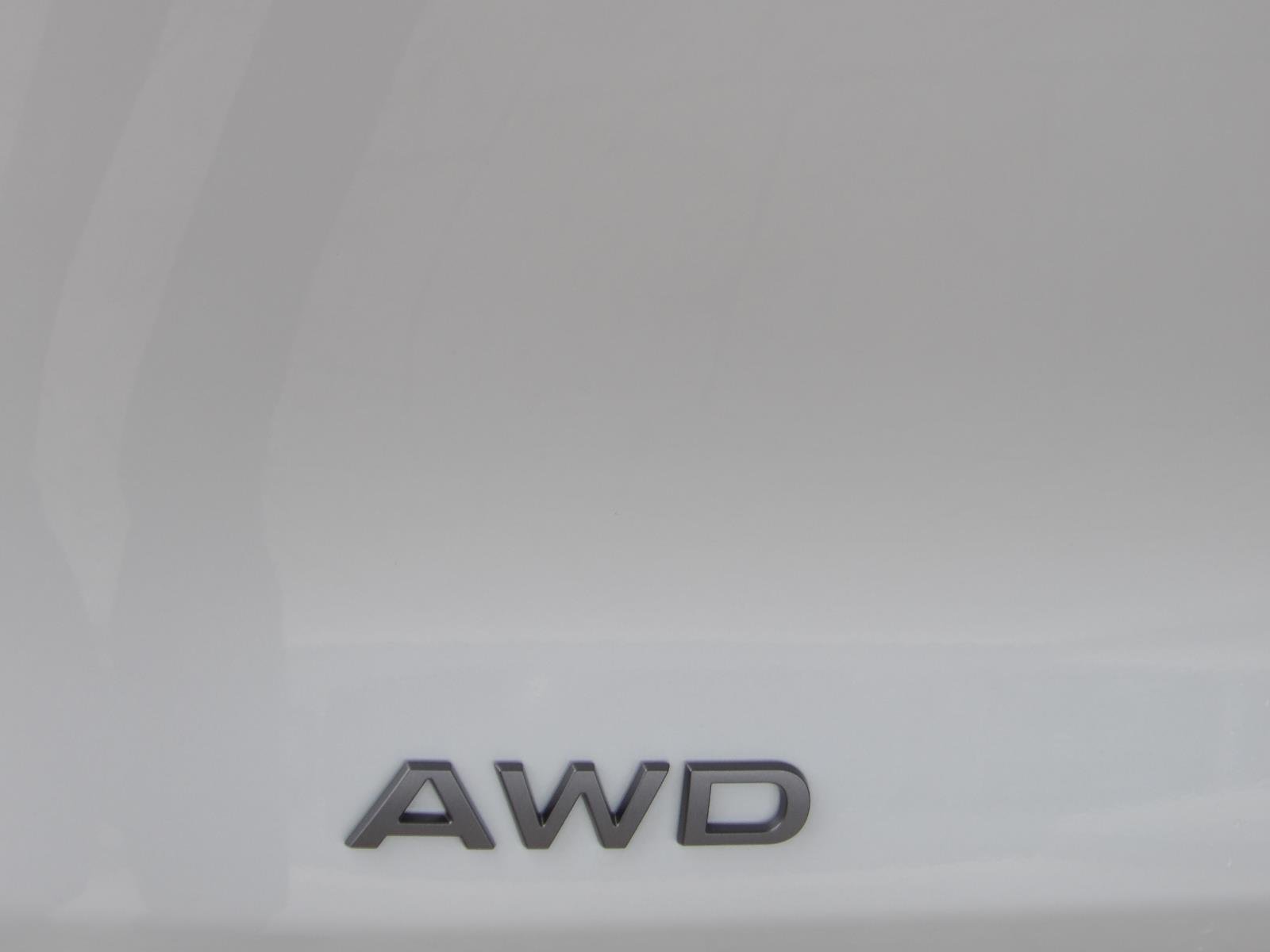 New 2026 Everest White Pearl TriCoat Nissan SL image 10