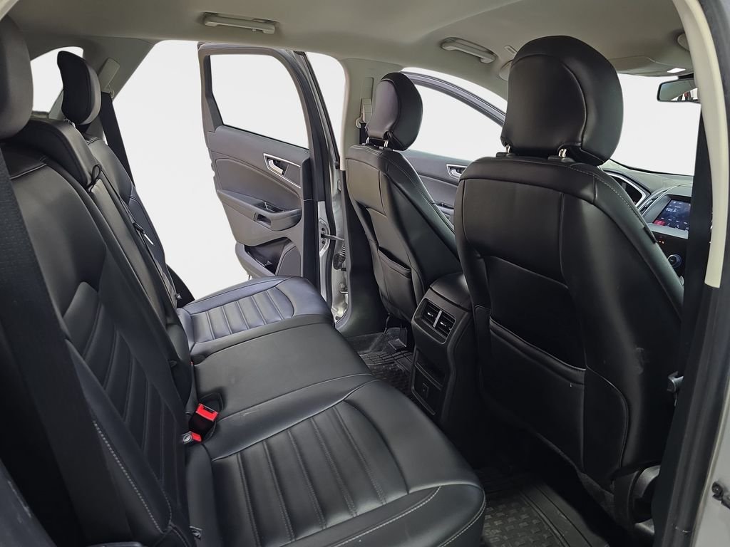 Used 2019 Silver Ford SEL image 13