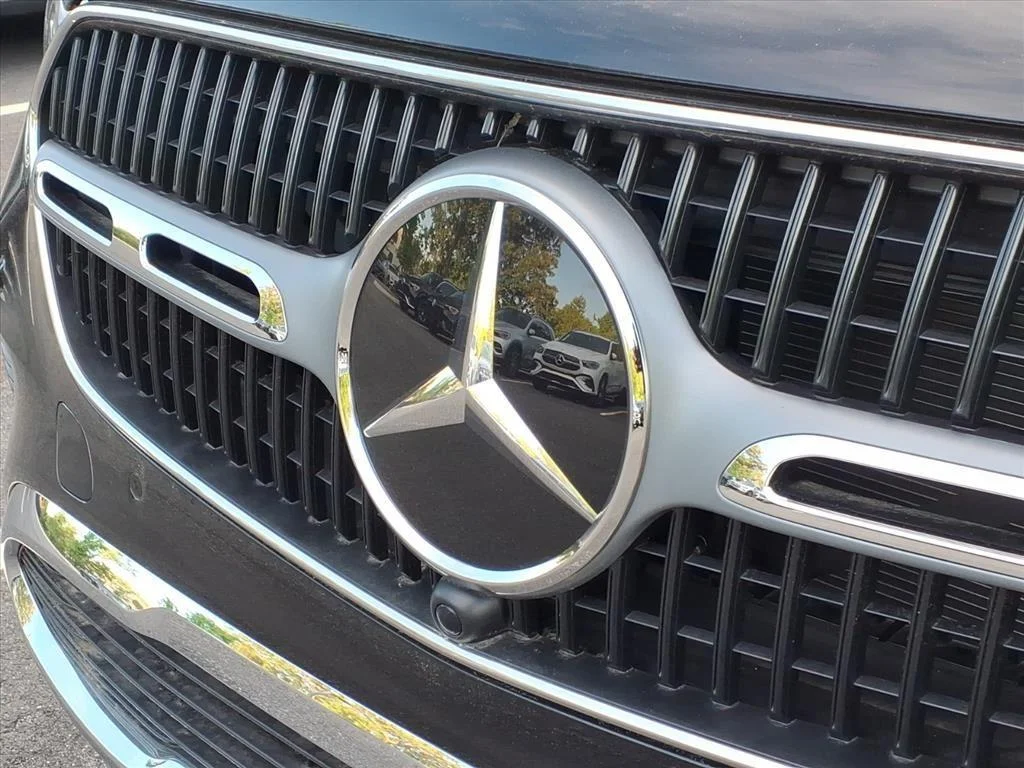 New 2025 Black Mercedes-Benz GLC 350 image 28