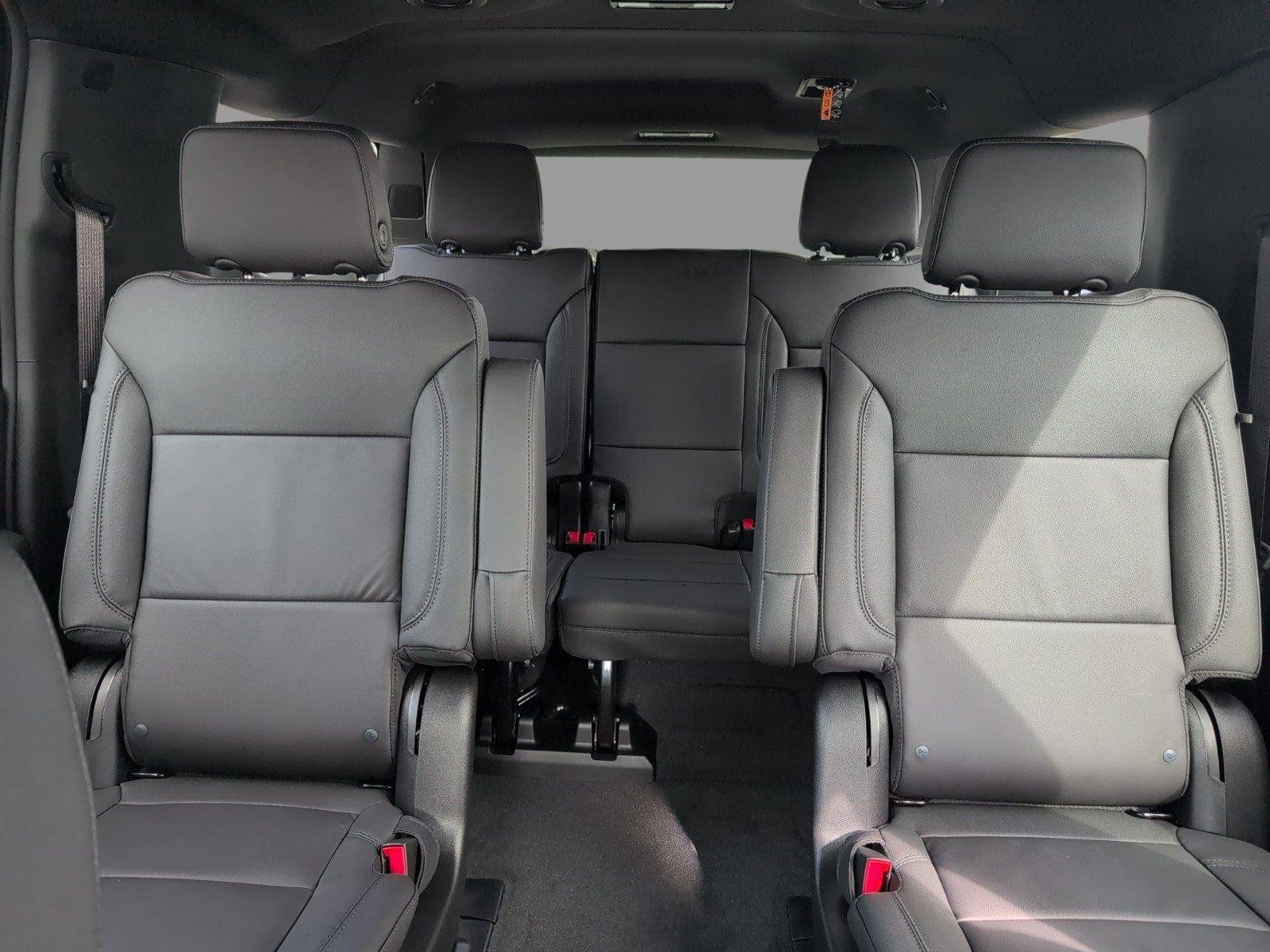 2026 Chevrolet Suburban LT - Photo 25