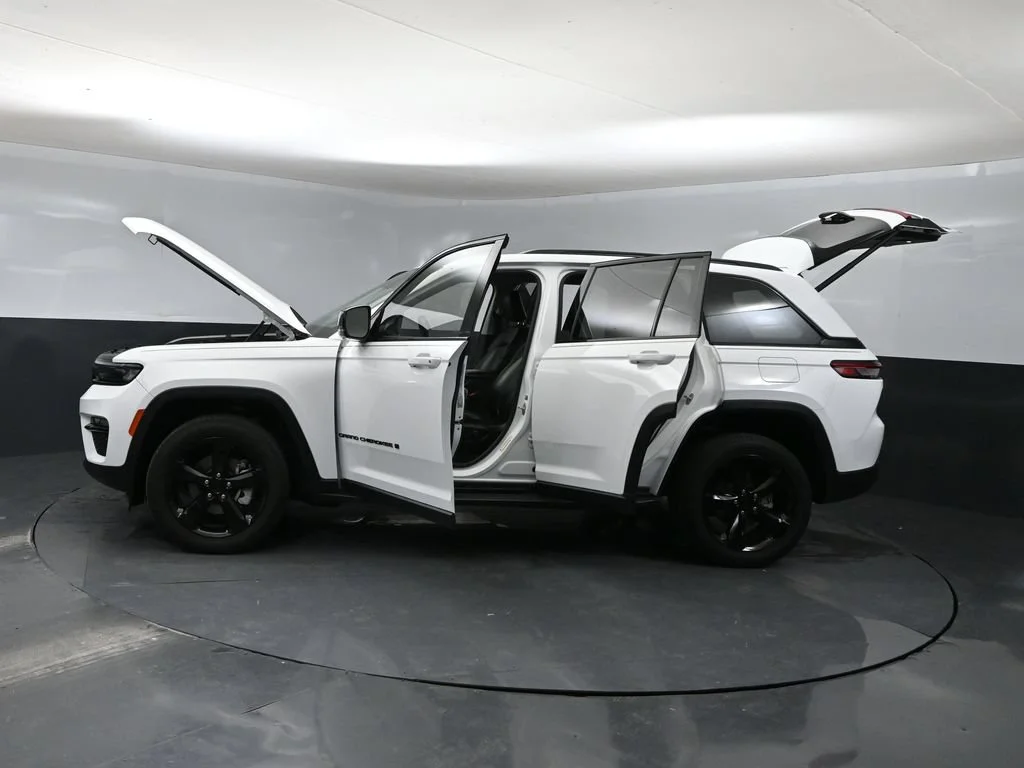 Certified Used 2023 White Jeep Limited image 41