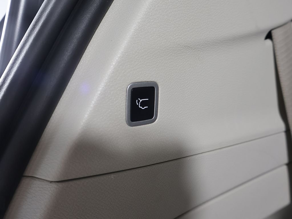 Used 2023 Gray Chrysler Touring L image 20
