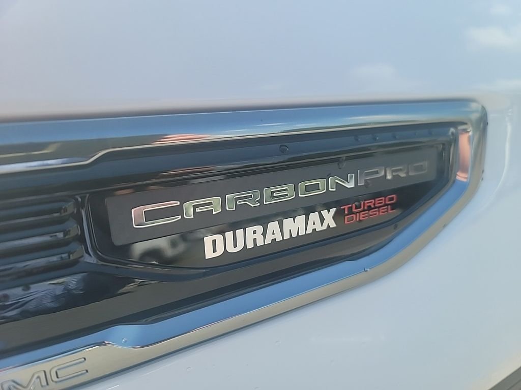 Used 2025 White GMC AT4 image 11