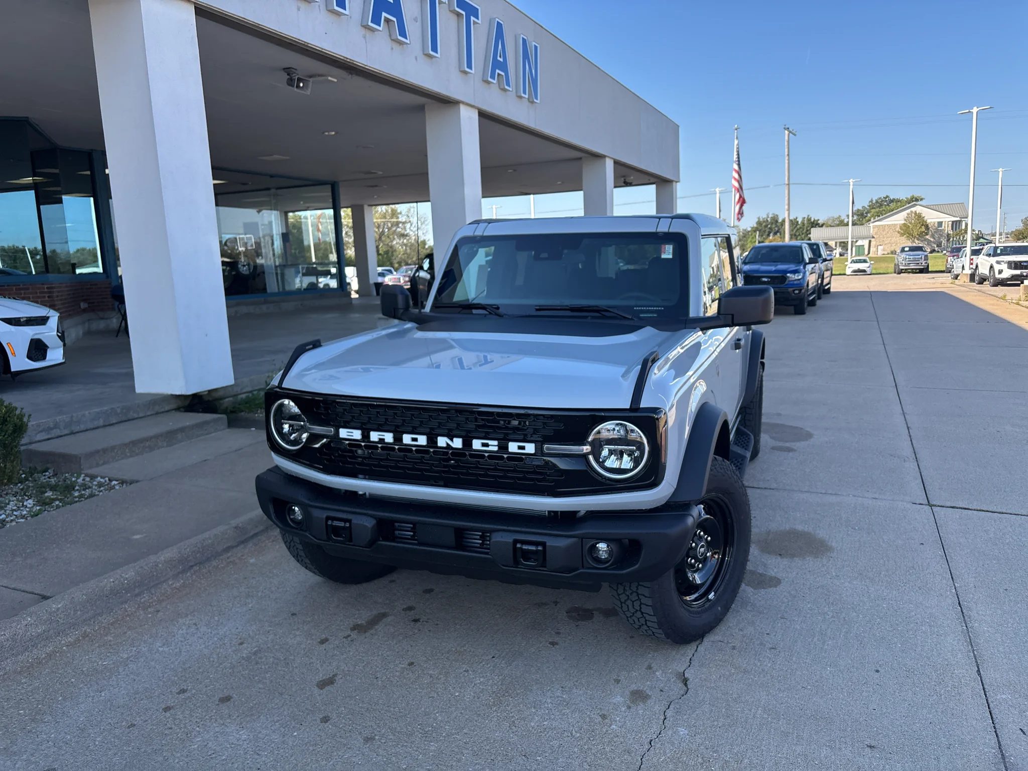 New 2026 Avalanche Gray Ford Big Bend image 2