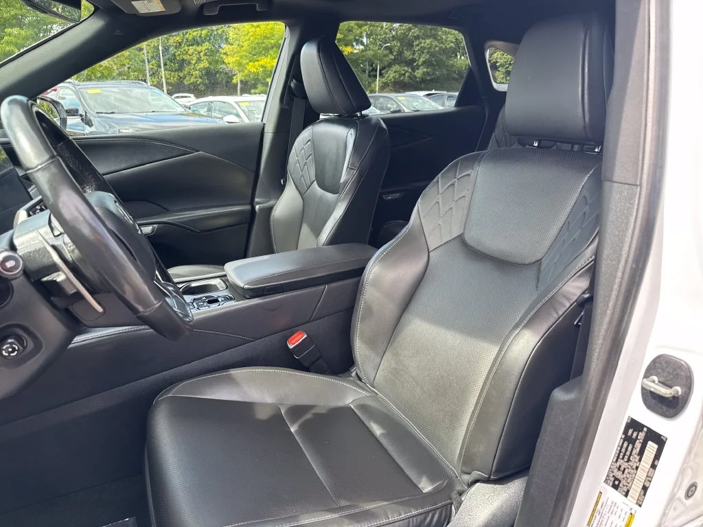 Used 2025 White Lexus 350h F SPORT Design image 16